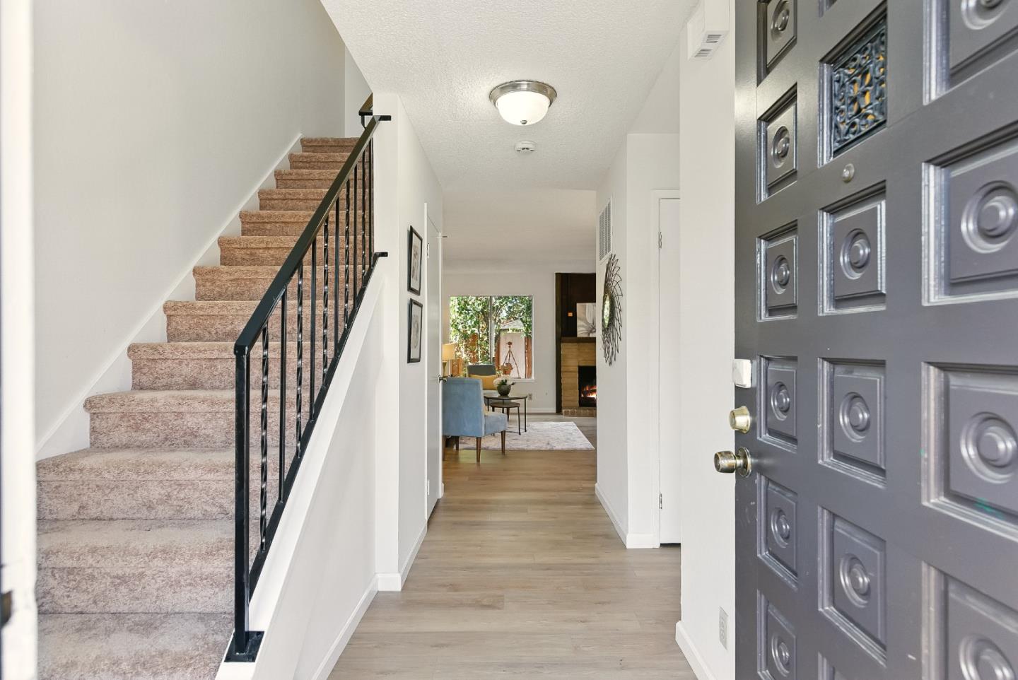 Detail Gallery Image 8 of 36 For 1030 Castleton Ter #F,  Sunnyvale,  CA 94087 - 3 Beds | 2/1 Baths