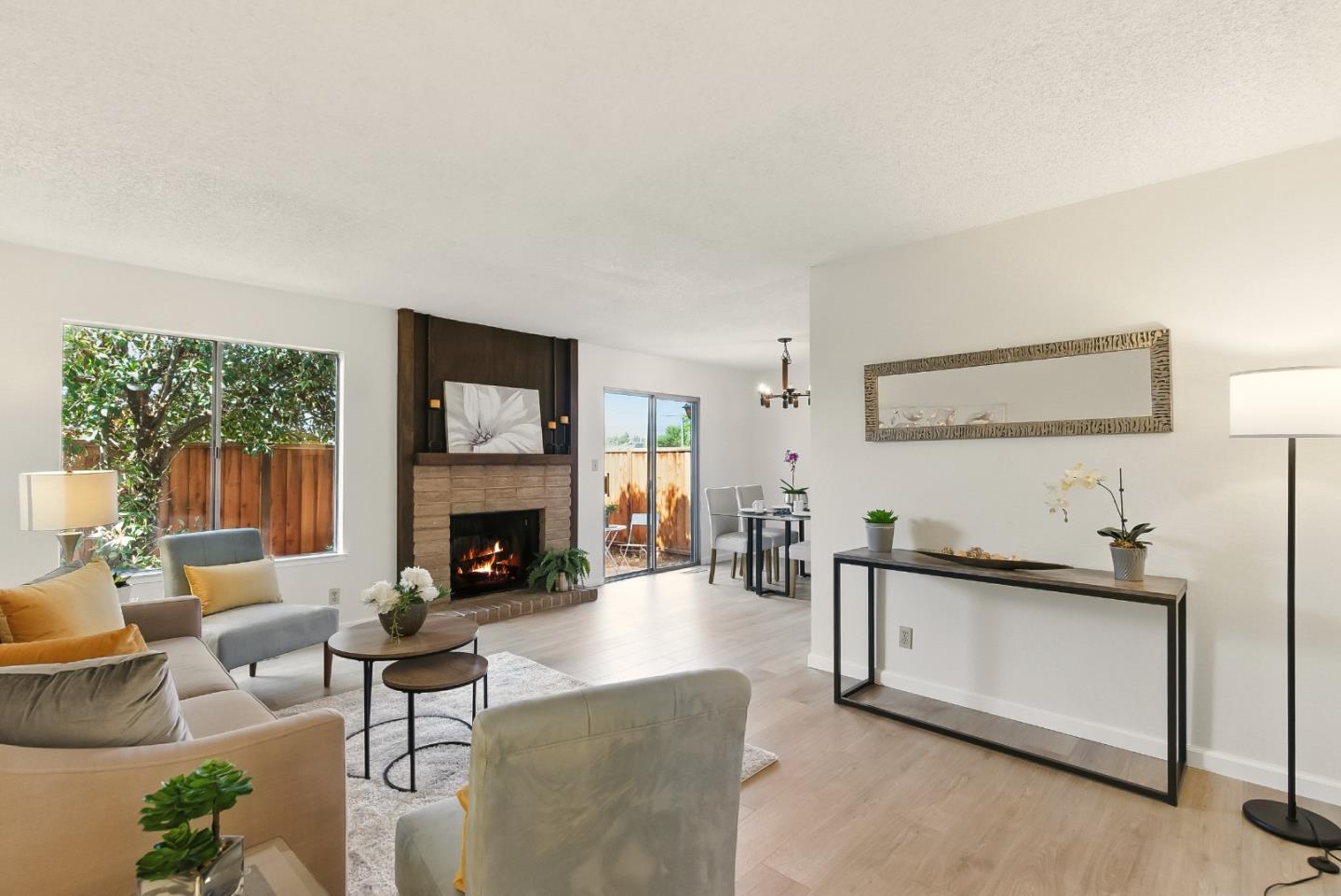 Detail Gallery Image 9 of 36 For 1030 Castleton Ter #F,  Sunnyvale,  CA 94087 - 3 Beds | 2/1 Baths