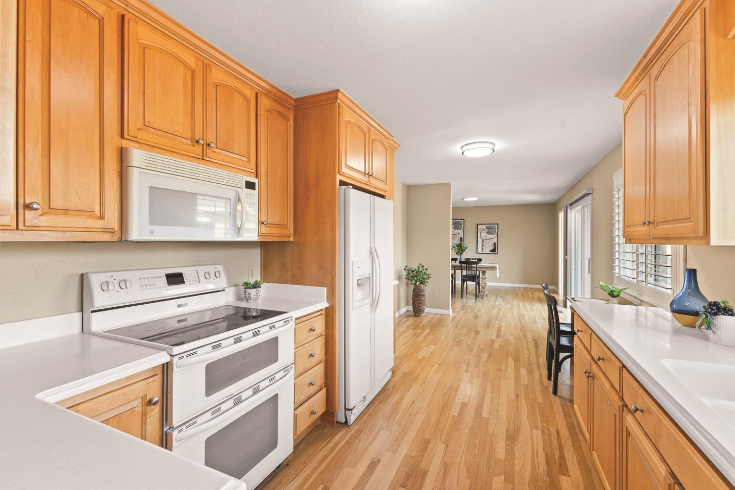 Detail Gallery Image 10 of 26 For 5023 Rick Dr, Santa Rosa,  CA 95409 - 3 Beds | 2 Baths