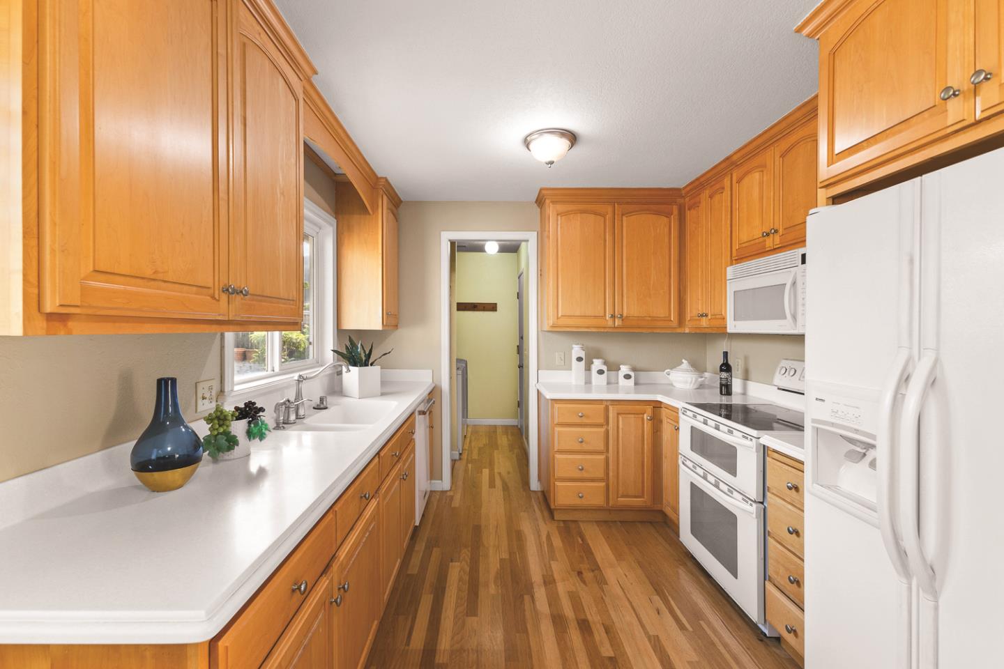 Detail Gallery Image 11 of 26 For 5023 Rick Dr, Santa Rosa,  CA 95409 - 3 Beds | 2 Baths