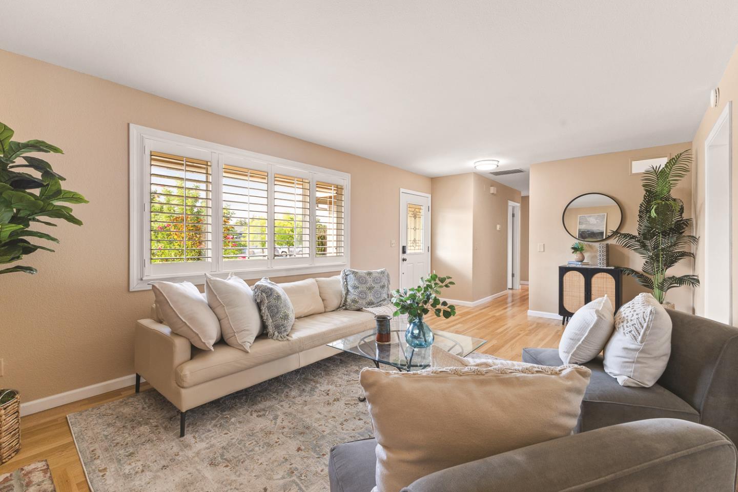 Detail Gallery Image 4 of 26 For 5023 Rick Dr, Santa Rosa,  CA 95409 - 3 Beds | 2 Baths