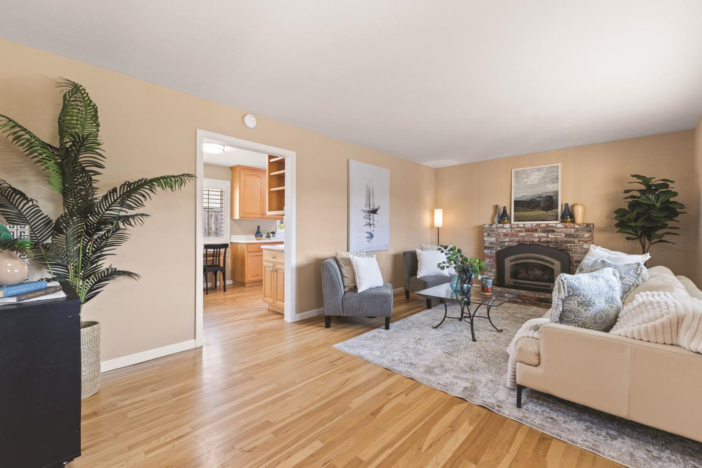 Detail Gallery Image 5 of 26 For 5023 Rick Dr, Santa Rosa,  CA 95409 - 3 Beds | 2 Baths