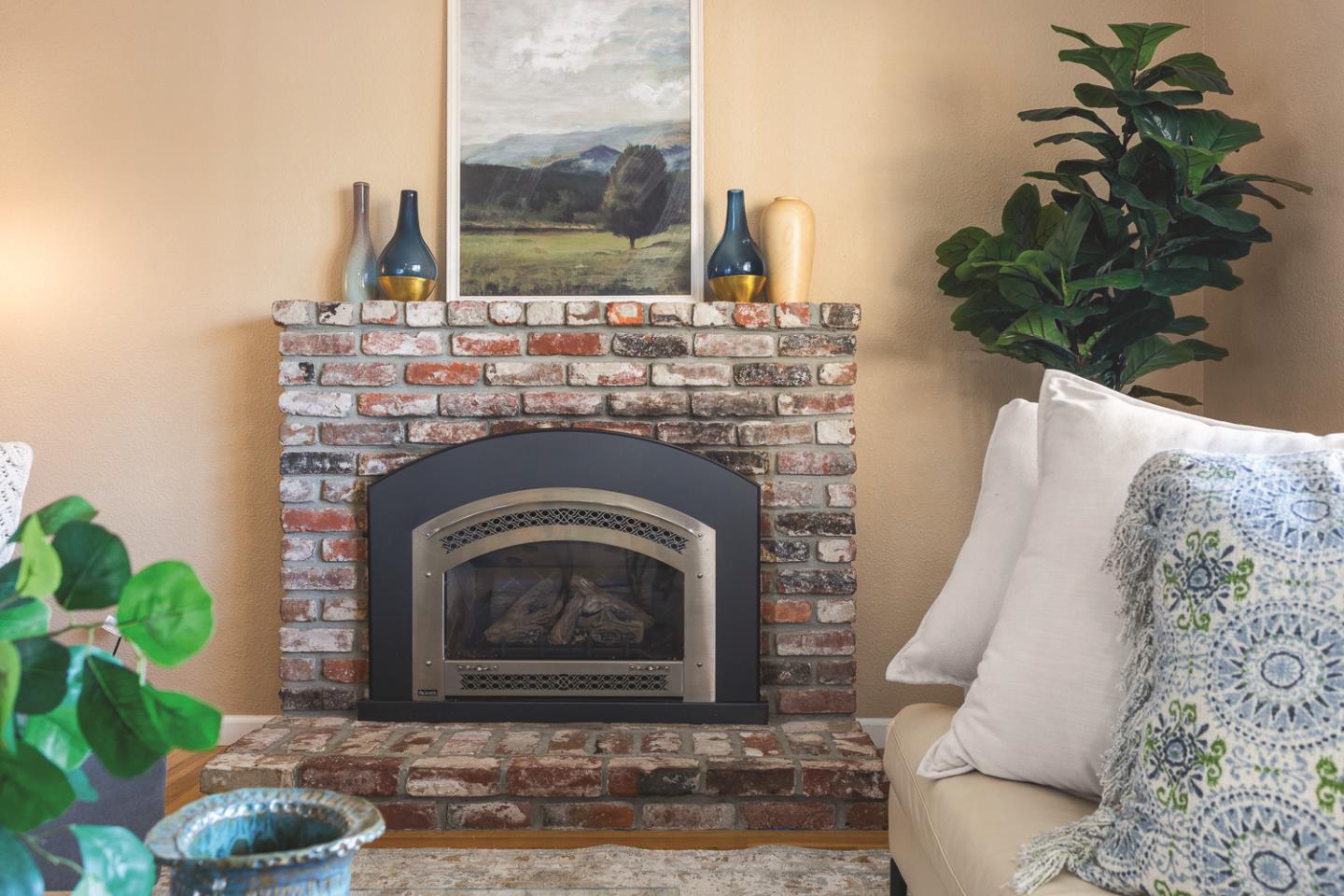 Detail Gallery Image 6 of 26 For 5023 Rick Dr, Santa Rosa,  CA 95409 - 3 Beds | 2 Baths