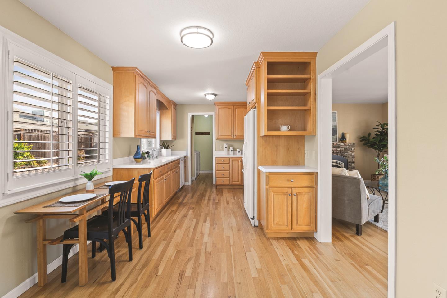 Detail Gallery Image 9 of 26 For 5023 Rick Dr, Santa Rosa,  CA 95409 - 3 Beds | 2 Baths