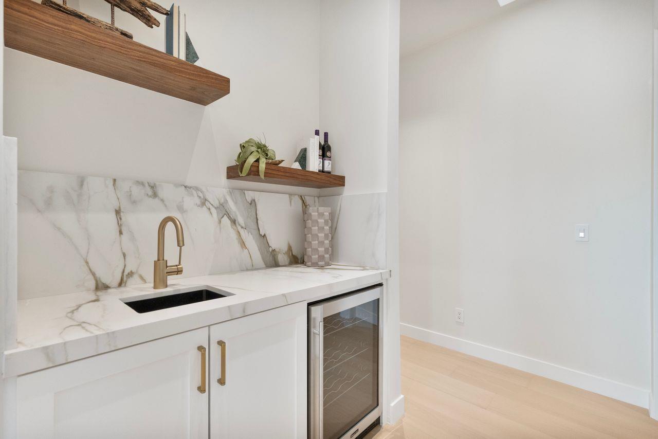 Detail Gallery Image 29 of 86 For 16108 Mays Ave, Monte Sereno,  CA 95030 - 7 Beds | 8/2 Baths