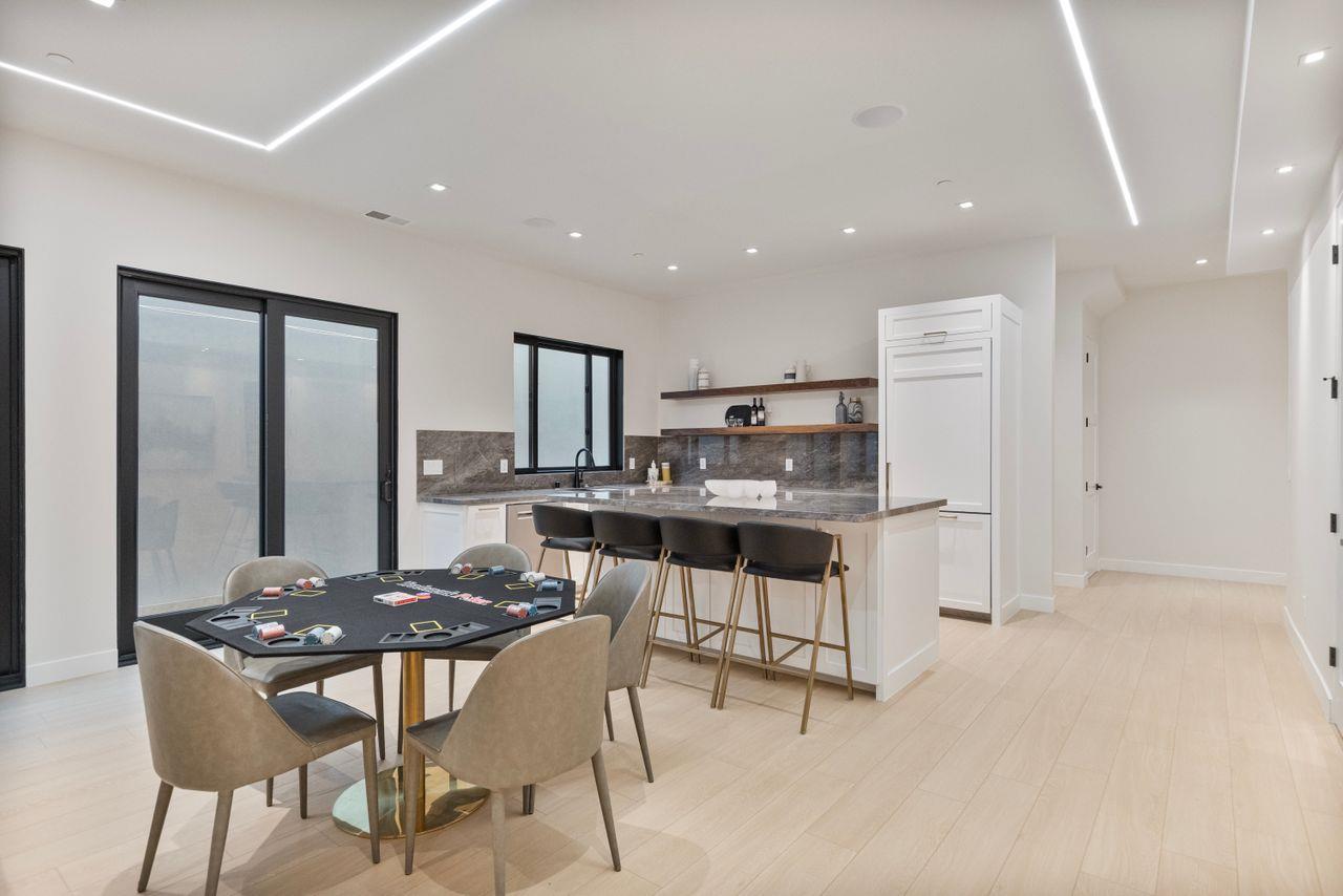 Detail Gallery Image 38 of 86 For 16108 Mays Ave, Monte Sereno,  CA 95030 - 7 Beds | 8/2 Baths
