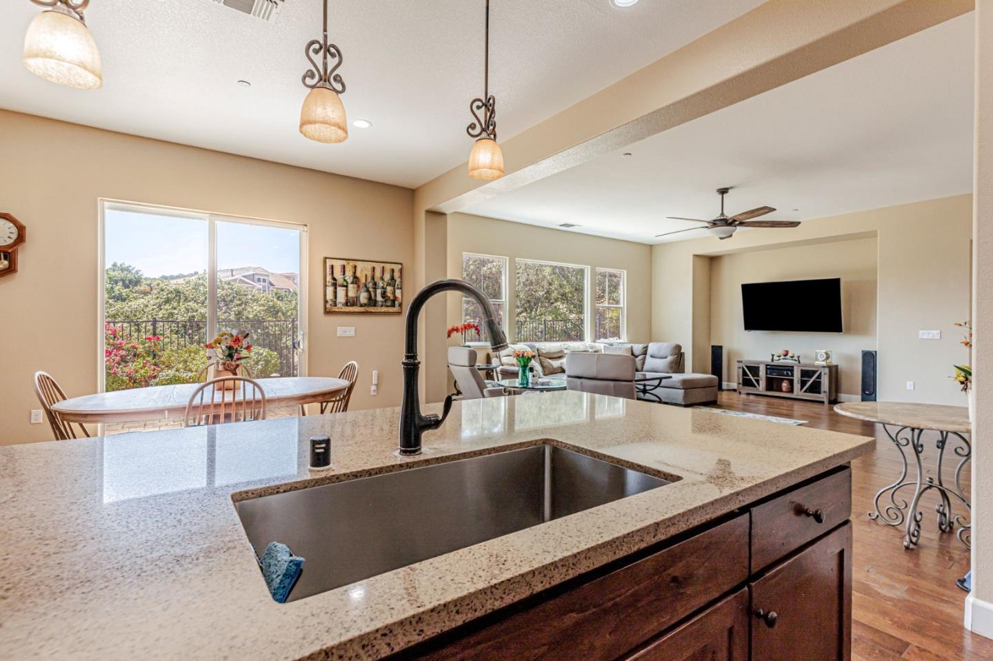 Detail Gallery Image 25 of 86 For 1930 Saffron Ct, Gilroy,  CA 95020 - 4 Beds | 3 Baths