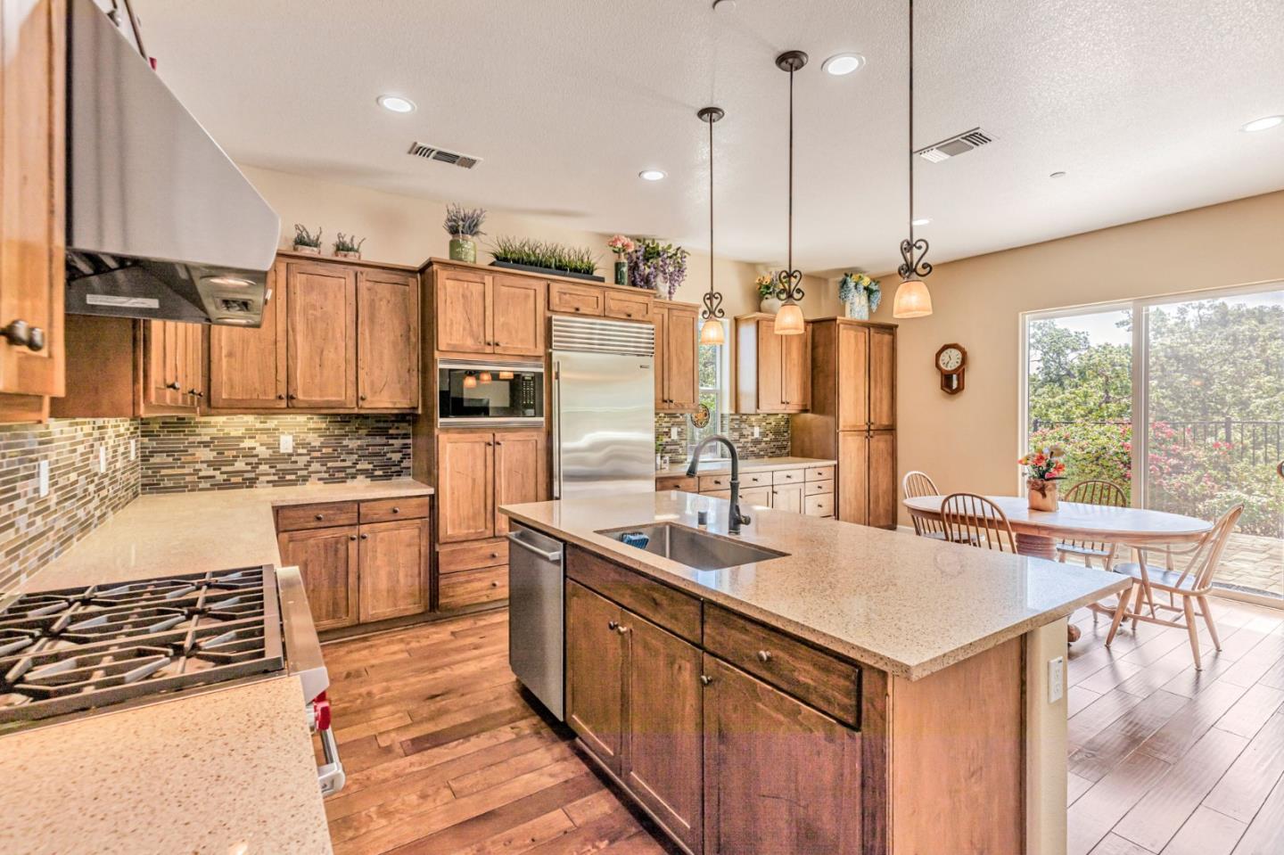 Detail Gallery Image 30 of 86 For 1930 Saffron Ct, Gilroy,  CA 95020 - 4 Beds | 3 Baths