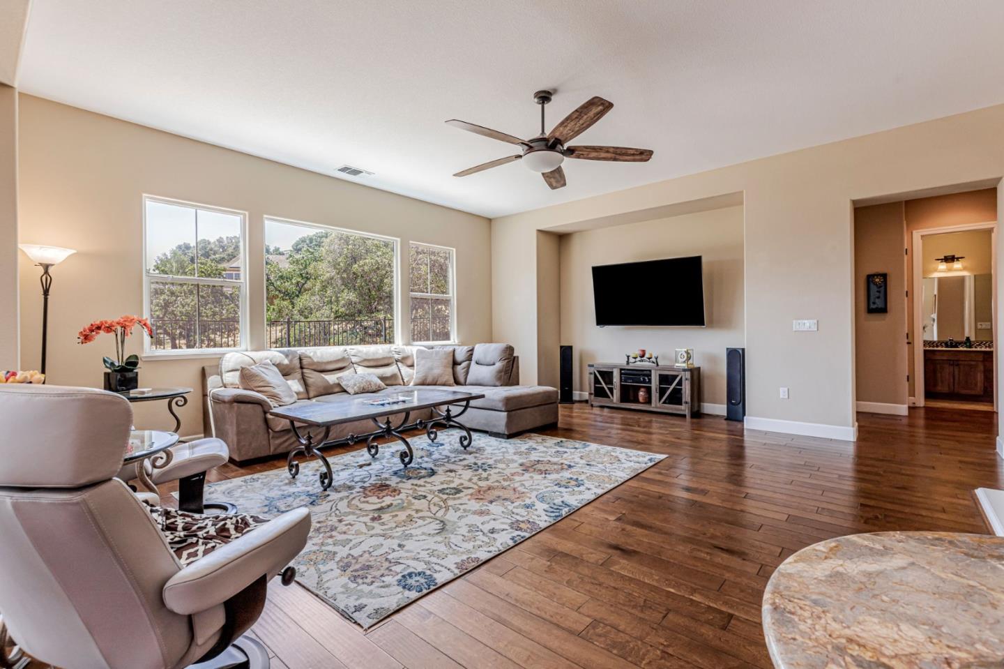 Detail Gallery Image 33 of 86 For 1930 Saffron Ct, Gilroy,  CA 95020 - 4 Beds | 3 Baths