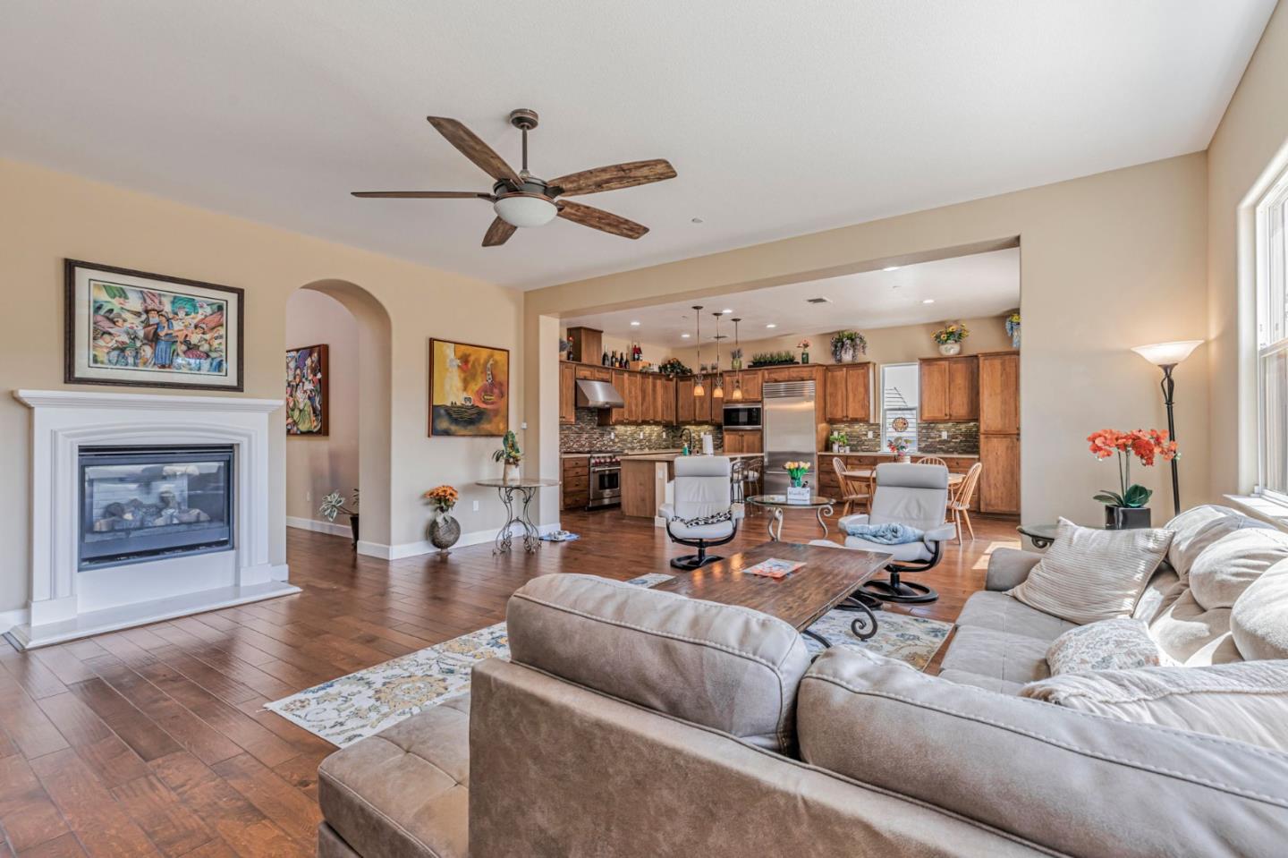 Detail Gallery Image 34 of 86 For 1930 Saffron Ct, Gilroy,  CA 95020 - 4 Beds | 3 Baths