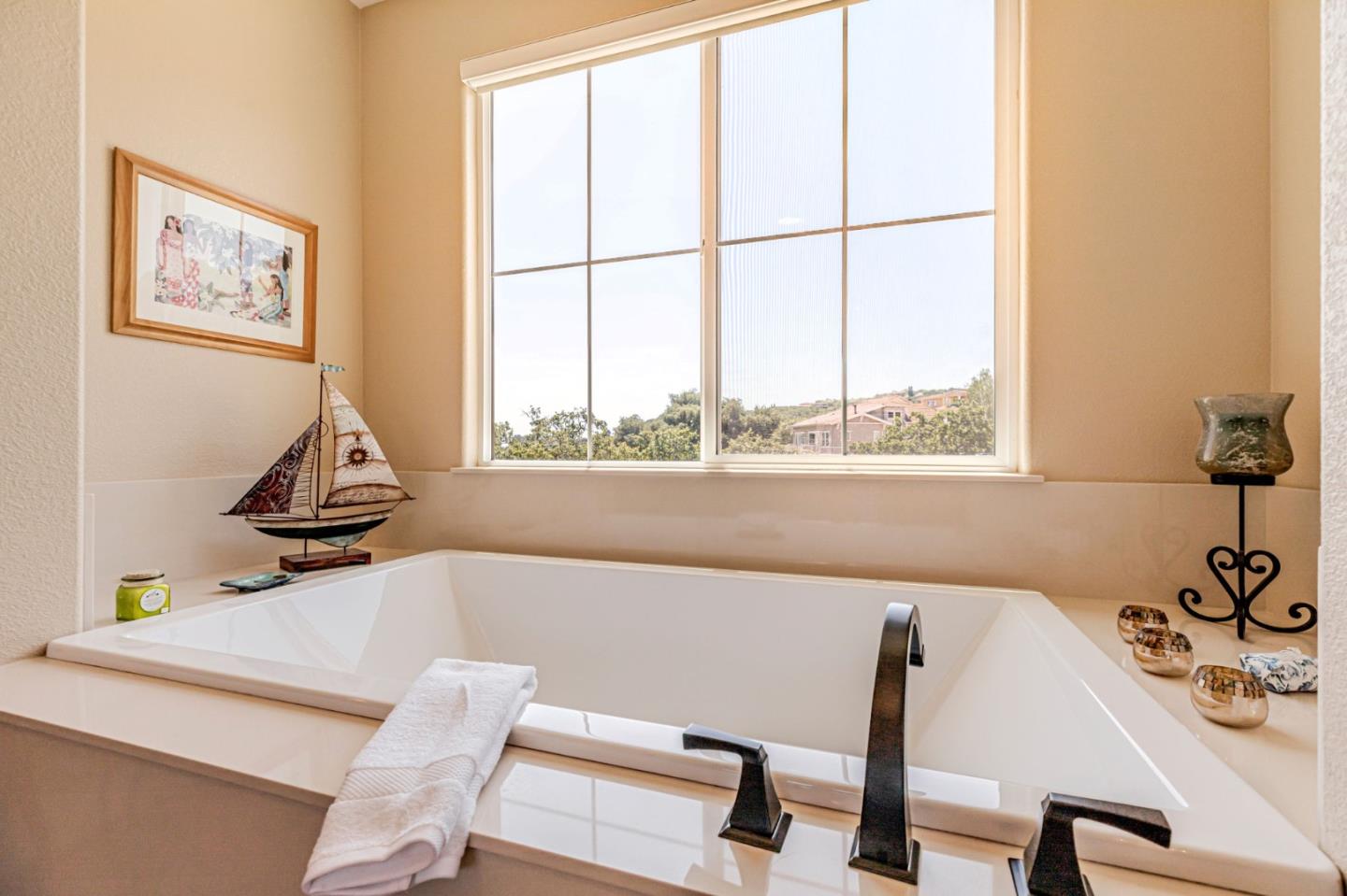 Detail Gallery Image 57 of 86 For 1930 Saffron Ct, Gilroy,  CA 95020 - 4 Beds | 3 Baths