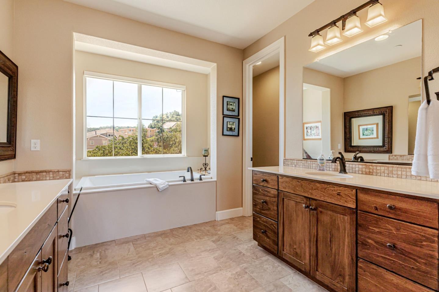 Detail Gallery Image 62 of 86 For 1930 Saffron Ct, Gilroy,  CA 95020 - 4 Beds | 3 Baths