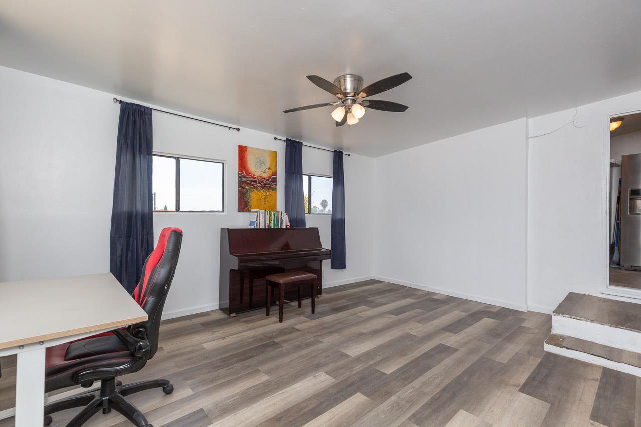 Detail Gallery Image 10 of 27 For 5017 Reynolds St, San Diego,  CA 92113 - 3 Beds | 2 Baths