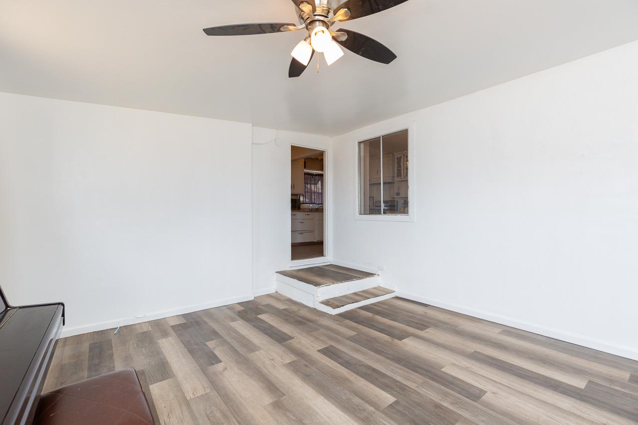Detail Gallery Image 11 of 27 For 5017 Reynolds St, San Diego,  CA 92113 - 3 Beds | 2 Baths