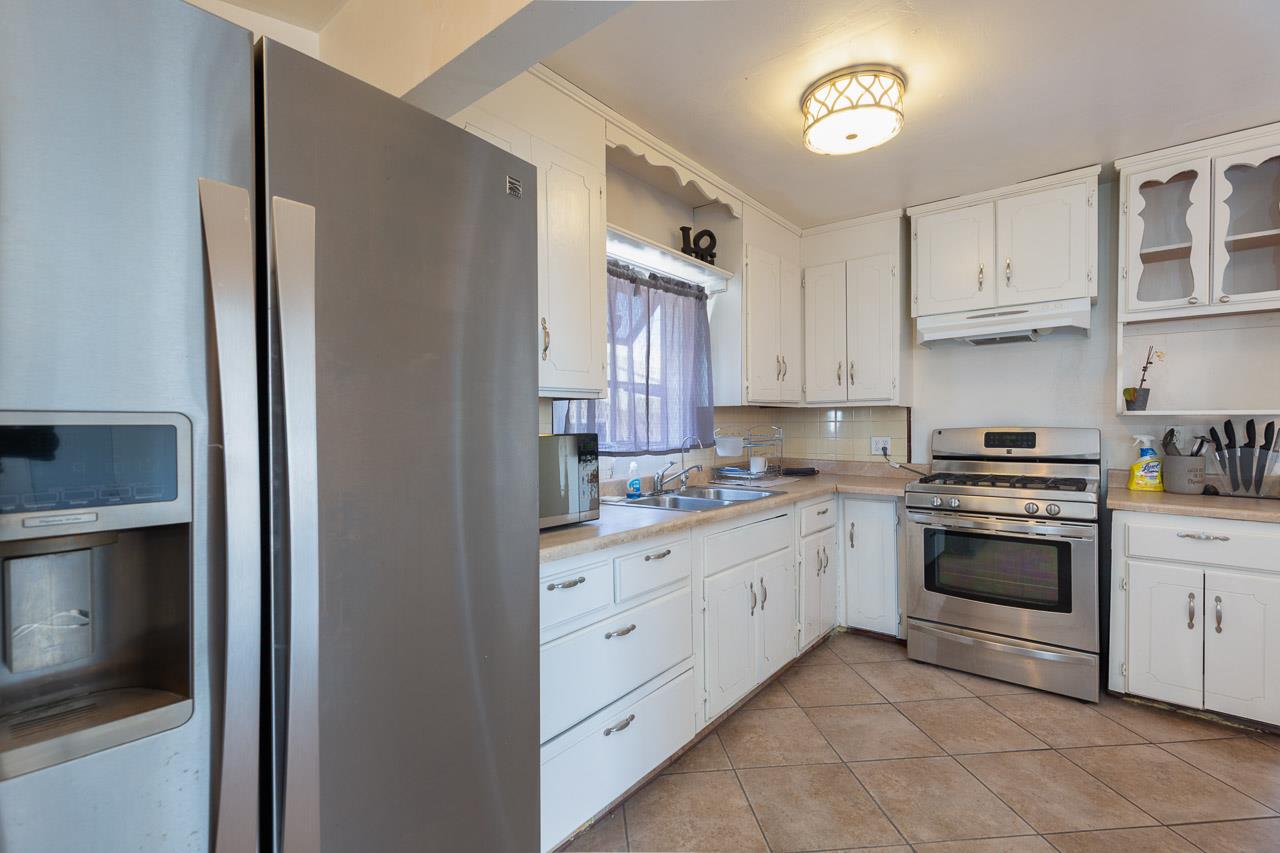 Detail Gallery Image 8 of 27 For 5017 Reynolds St, San Diego,  CA 92113 - 3 Beds | 2 Baths