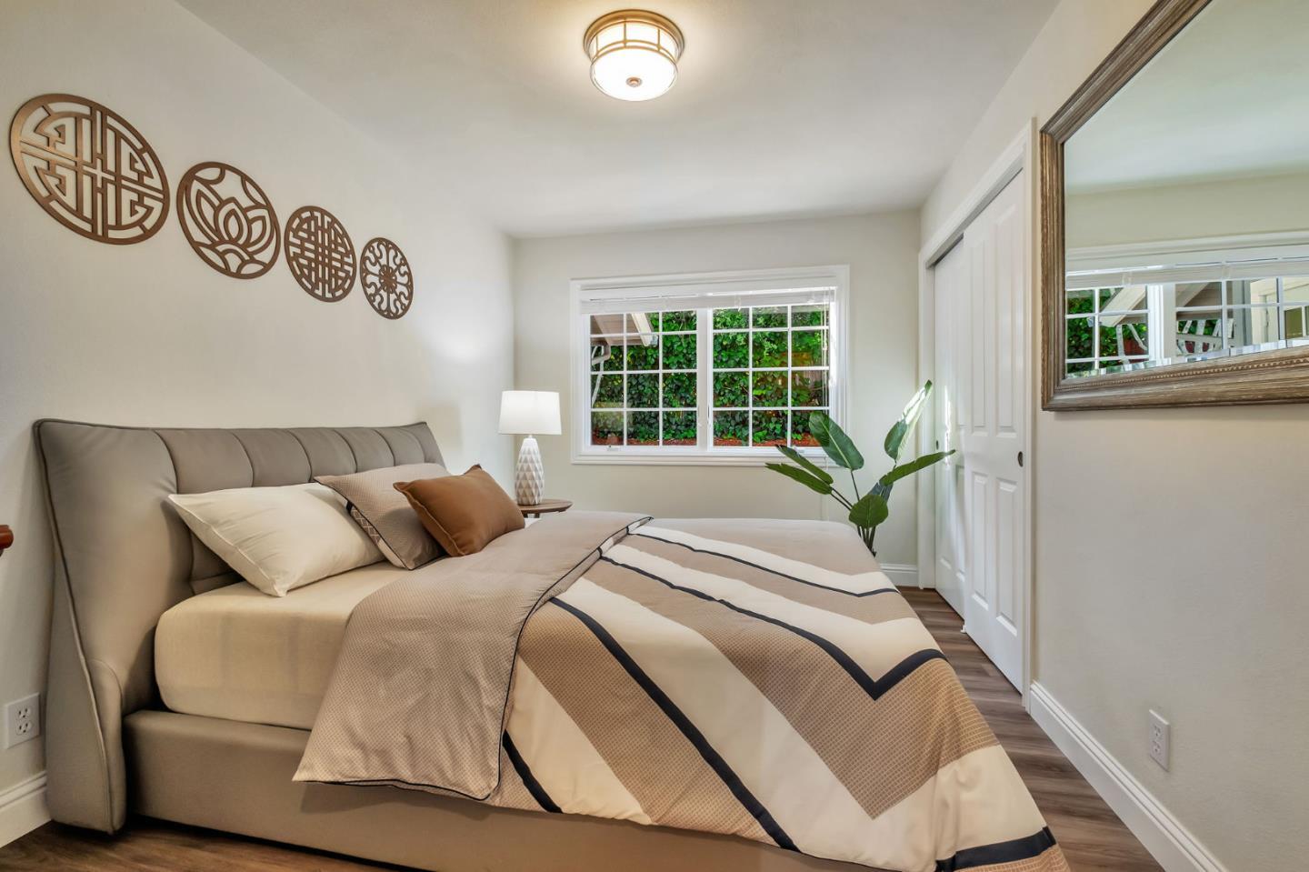 Detail Gallery Image 17 of 44 For 770 Graham Hill Rd, Santa Cruz,  CA 95060 - 3 Beds | 3 Baths