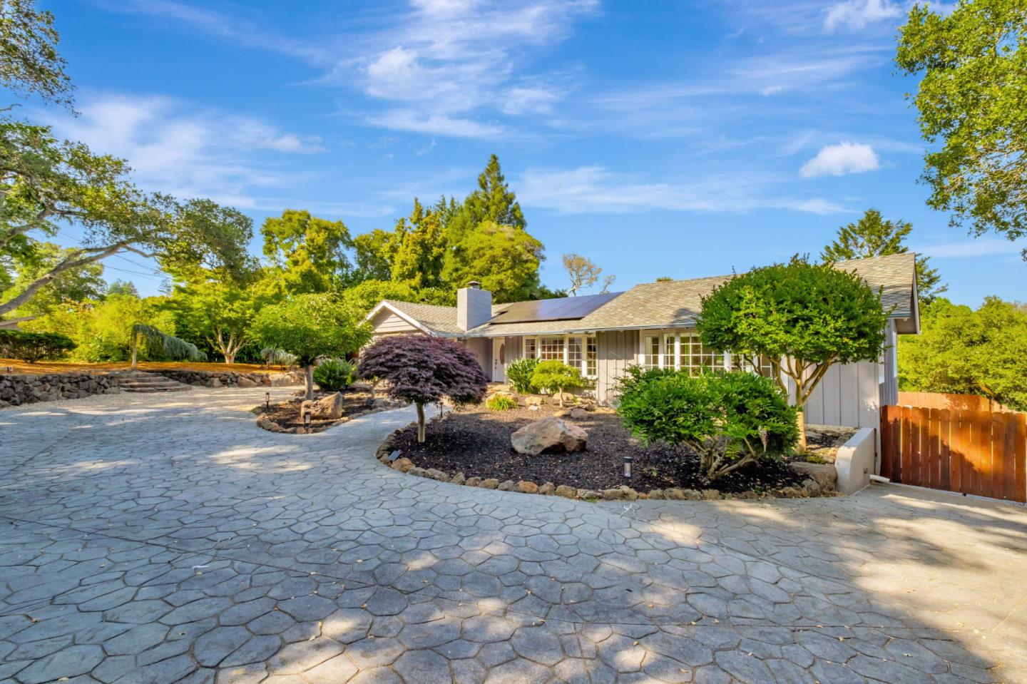 Detail Gallery Image 2 of 44 For 770 Graham Hill Rd, Santa Cruz,  CA 95060 - 3 Beds | 3 Baths