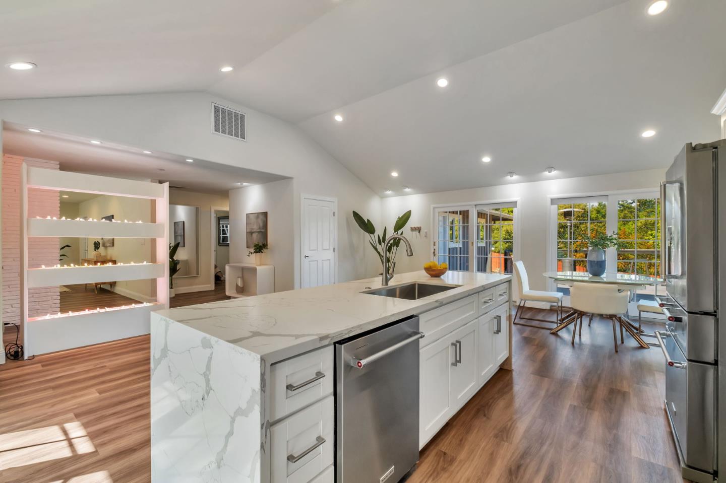 Detail Gallery Image 6 of 44 For 770 Graham Hill Rd, Santa Cruz,  CA 95060 - 3 Beds | 3 Baths