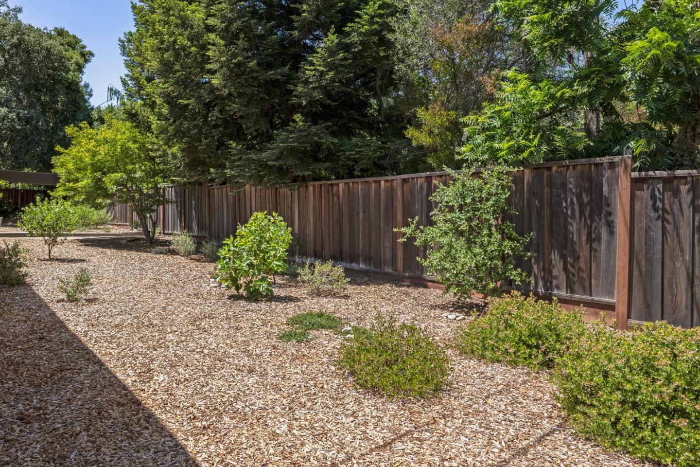 Detail Gallery Image 12 of 35 For 1516 Wistaria Ln, Los Altos,  CA 94024 - 4 Beds | 2/1 Baths