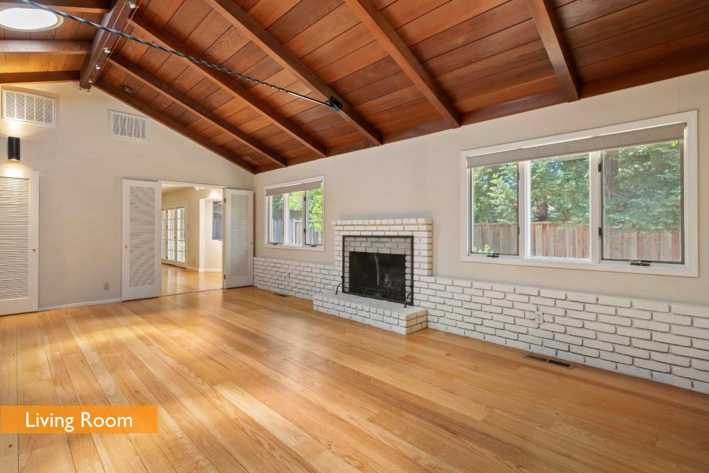Detail Gallery Image 3 of 35 For 1516 Wistaria Ln, Los Altos,  CA 94024 - 4 Beds | 2/1 Baths
