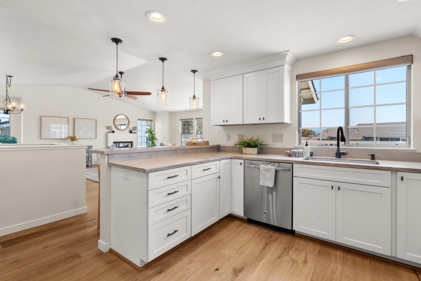 Detail Gallery Image 21 of 40 For 461 Arca Dr, La Selva Beach,  CA 95076 - 3 Beds | 2/1 Baths