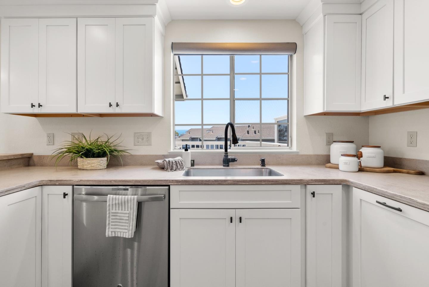 Detail Gallery Image 22 of 40 For 461 Arca Dr, La Selva Beach,  CA 95076 - 3 Beds | 2/1 Baths