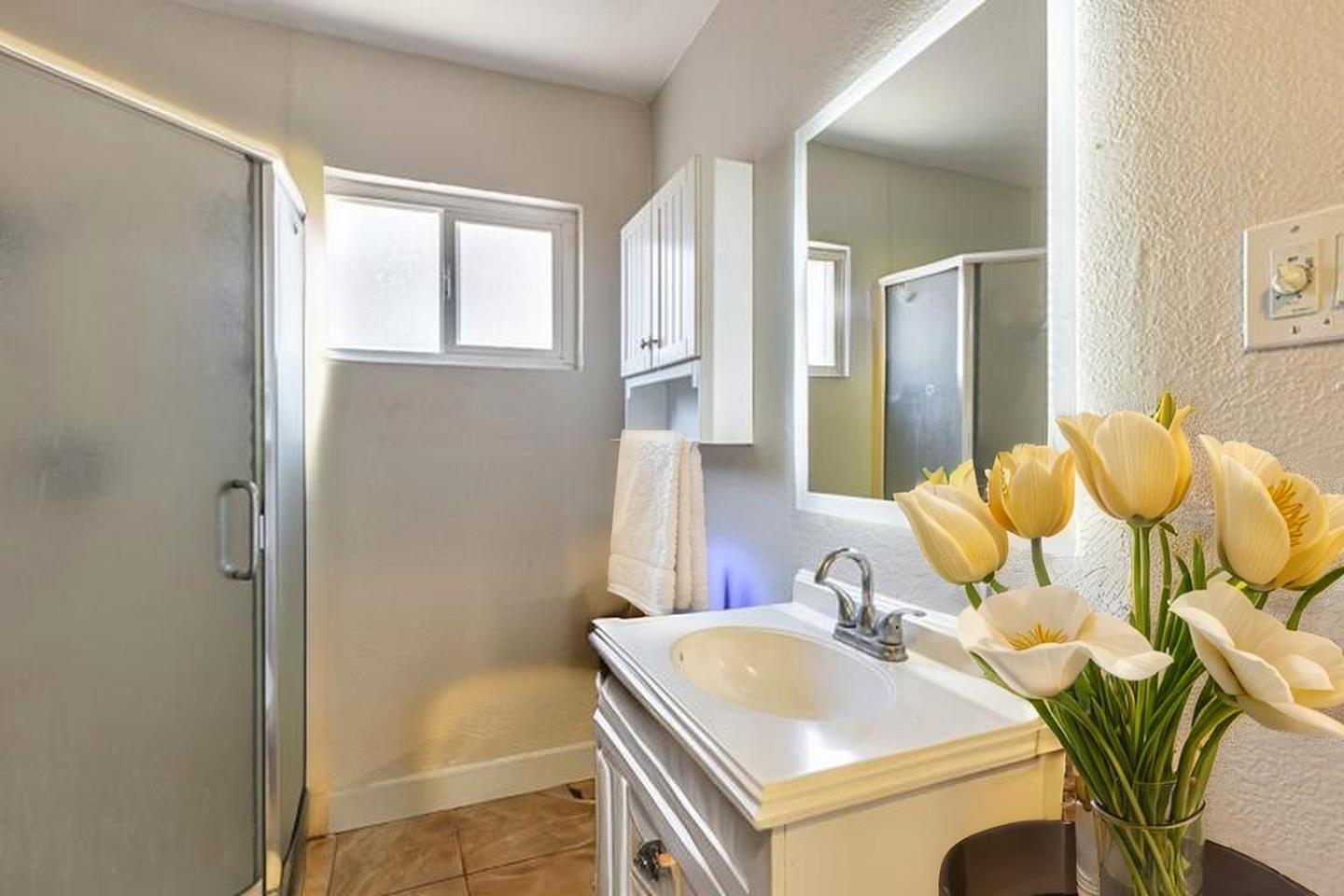 Detail Gallery Image 8 of 15 For 125 Magellan Ave, San Jose,  CA 95116 - 2 Beds | 1 Baths