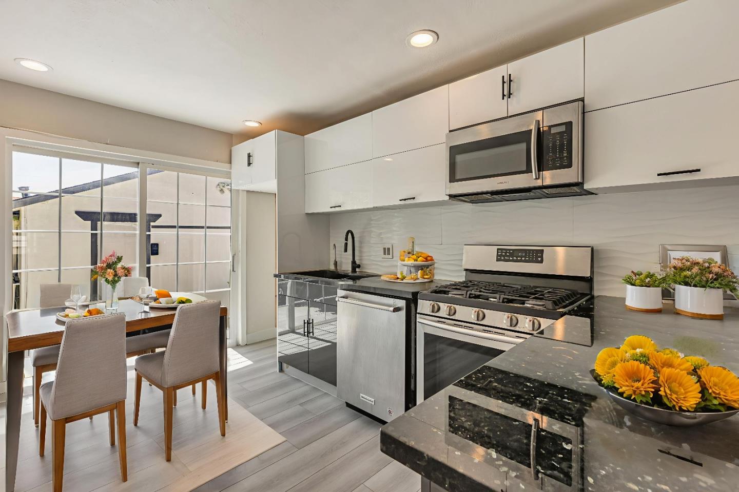 Detail Gallery Image 9 of 15 For 125 Magellan Ave, San Jose,  CA 95116 - 2 Beds | 1 Baths