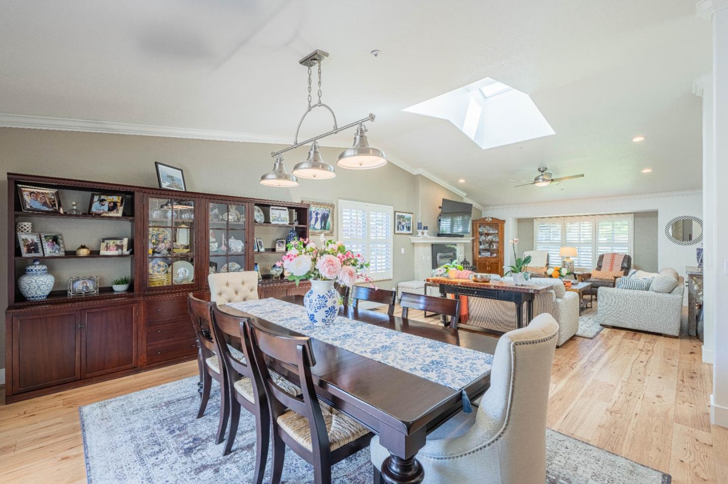 Detail Gallery Image 10 of 68 For 25552 Meadowview Cir, Salinas,  CA 93908 - 3 Beds | 3 Baths