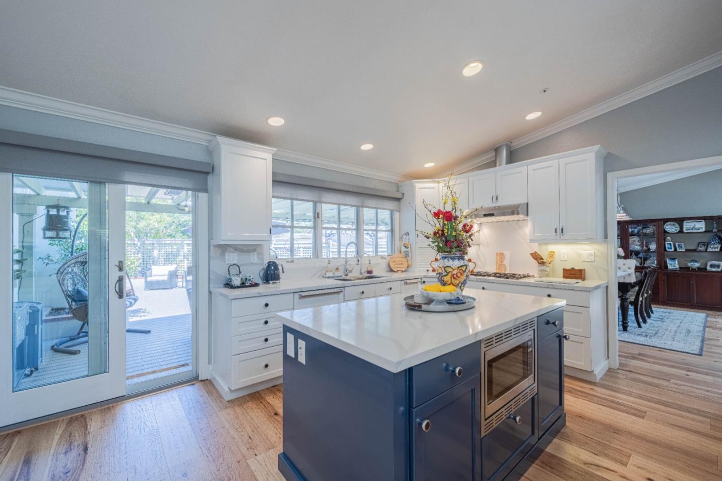 Detail Gallery Image 12 of 68 For 25552 Meadowview Cir, Salinas,  CA 93908 - 3 Beds | 3 Baths