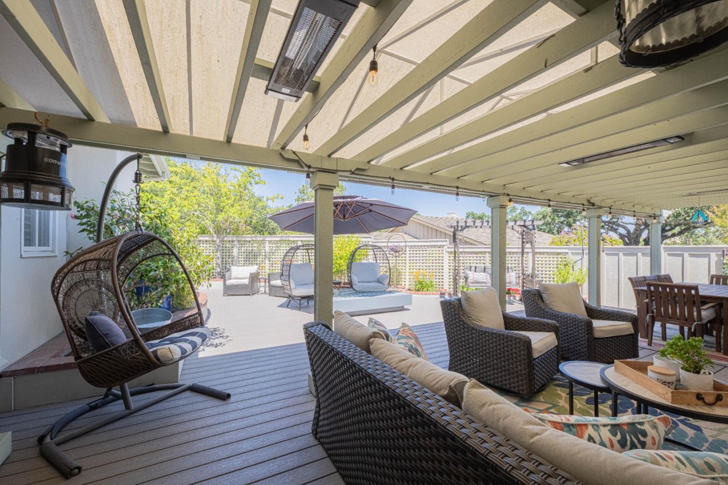 Detail Gallery Image 13 of 68 For 25552 Meadowview Cir, Salinas,  CA 93908 - 3 Beds | 3 Baths
