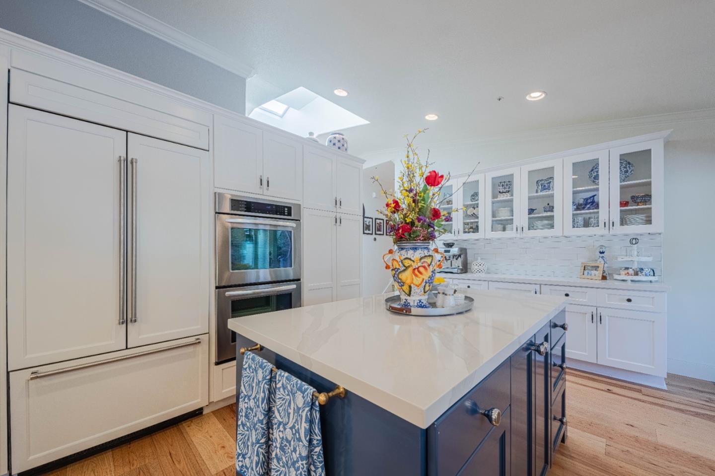 Detail Gallery Image 14 of 68 For 25552 Meadowview Cir, Salinas,  CA 93908 - 3 Beds | 3 Baths
