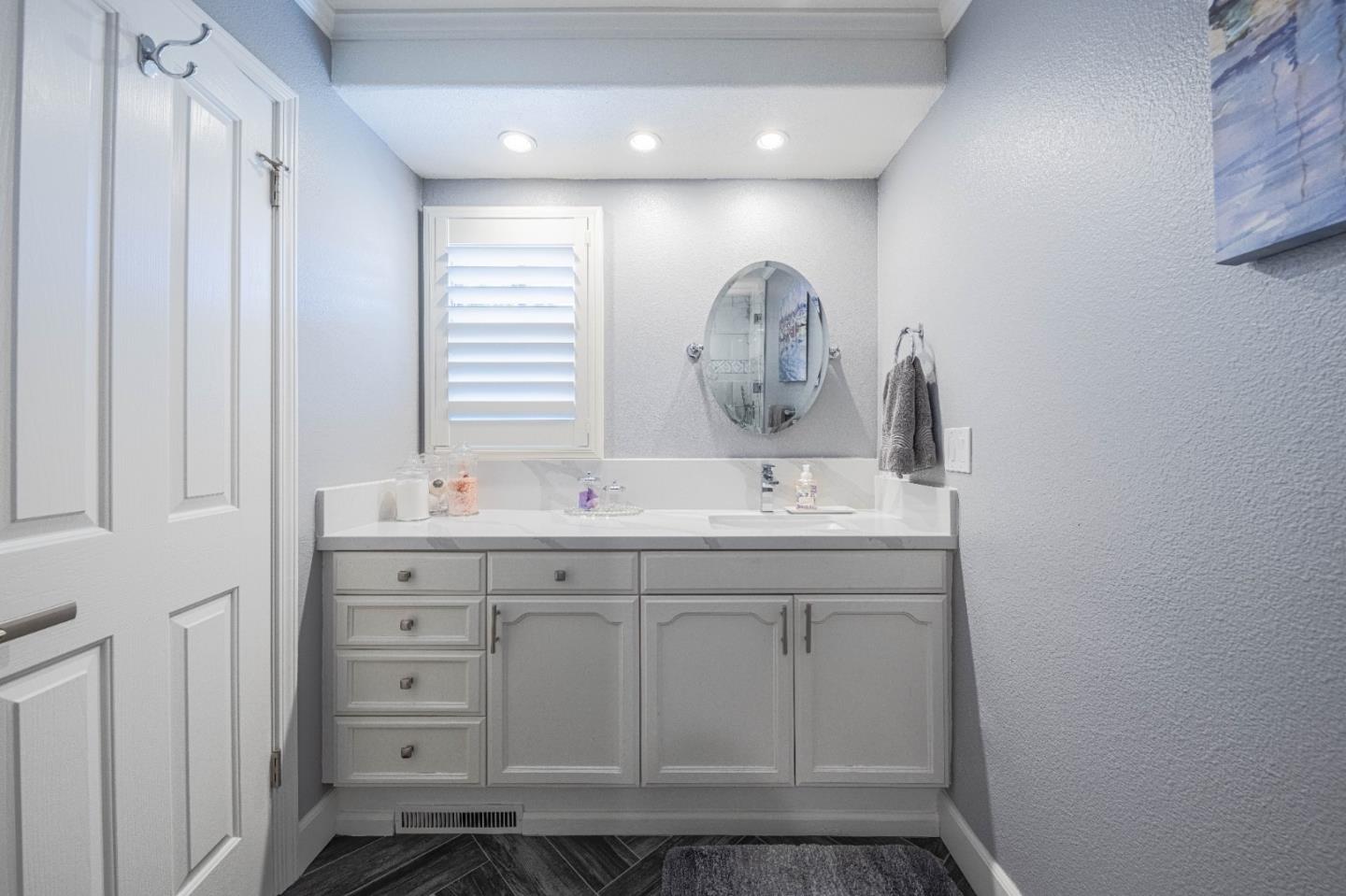 Detail Gallery Image 36 of 68 For 25552 Meadowview Cir, Salinas,  CA 93908 - 3 Beds | 3 Baths