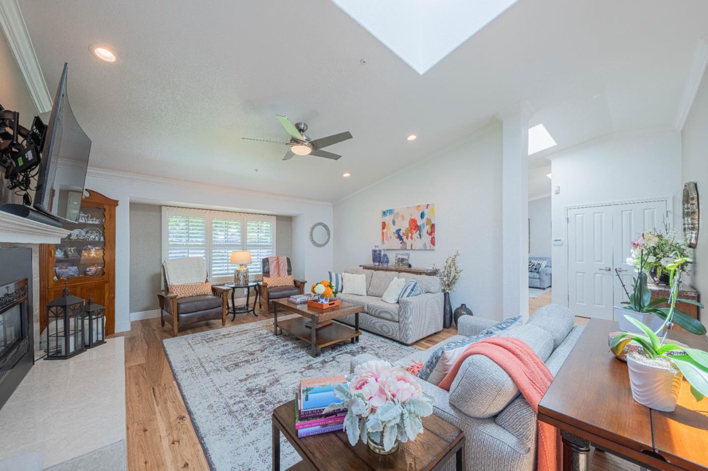 Detail Gallery Image 4 of 68 For 25552 Meadowview Cir, Salinas,  CA 93908 - 3 Beds | 3 Baths