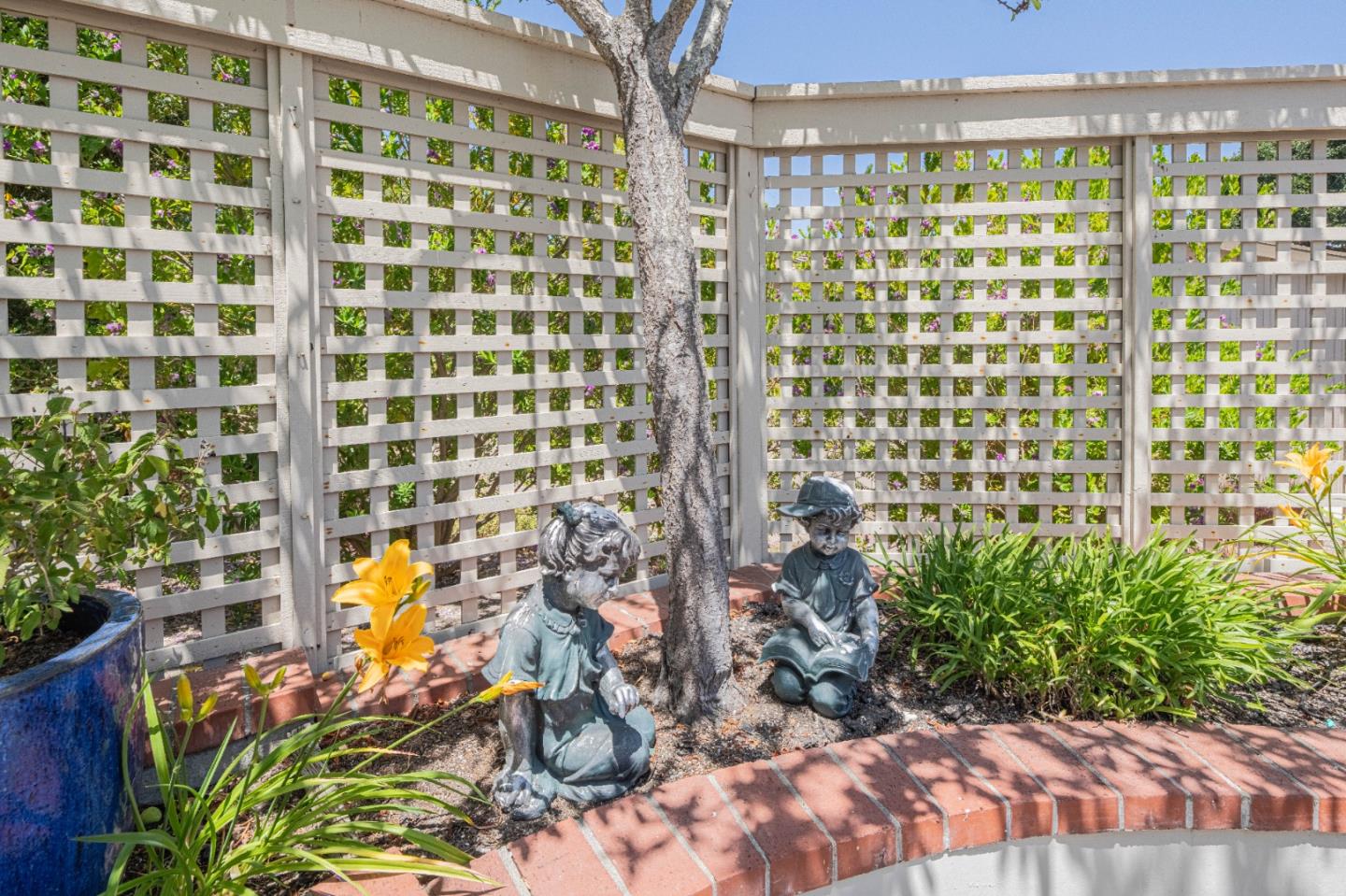 Detail Gallery Image 51 of 68 For 25552 Meadowview Cir, Salinas,  CA 93908 - 3 Beds | 3 Baths