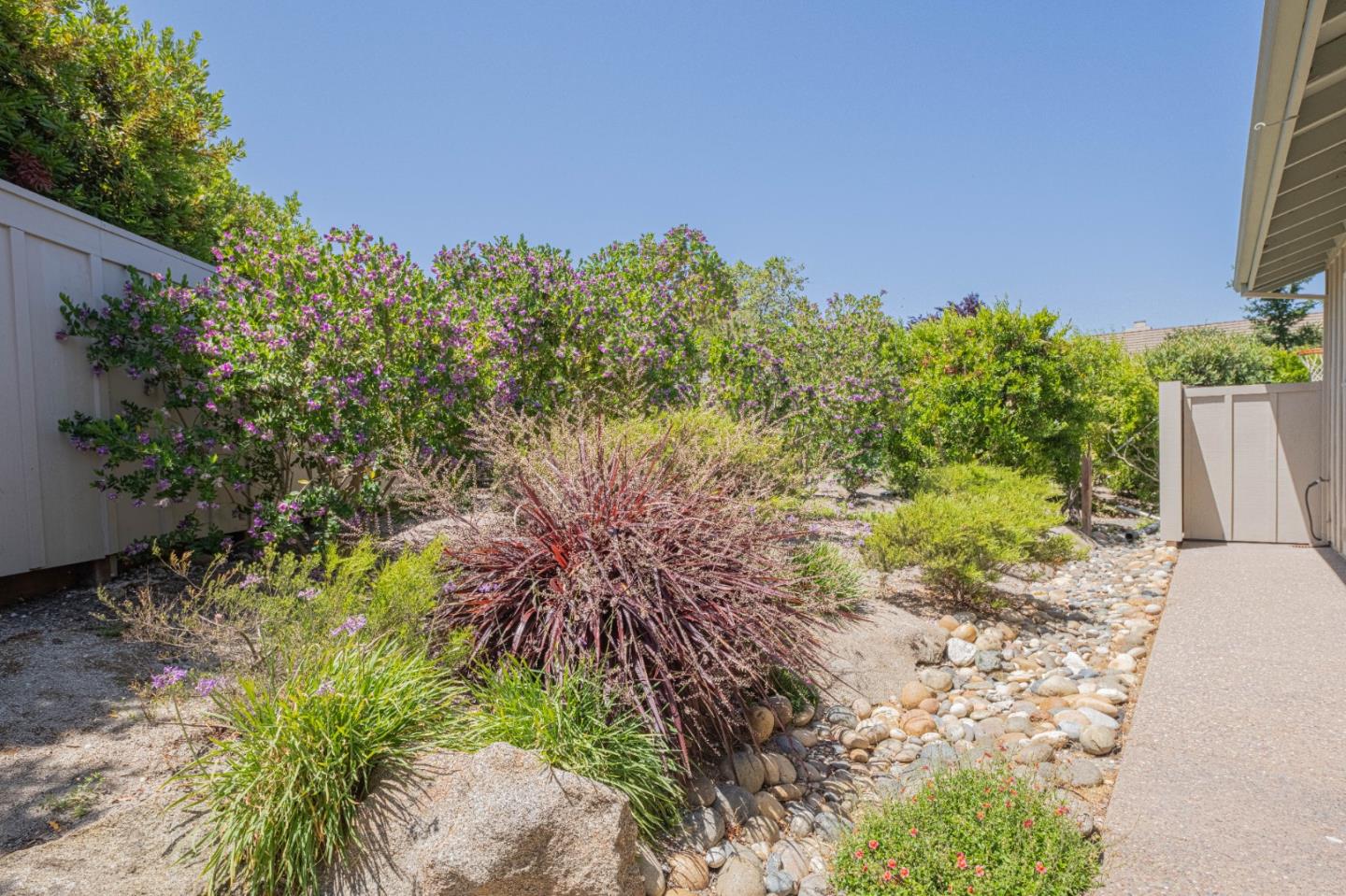 Detail Gallery Image 55 of 68 For 25552 Meadowview Cir, Salinas,  CA 93908 - 3 Beds | 3 Baths