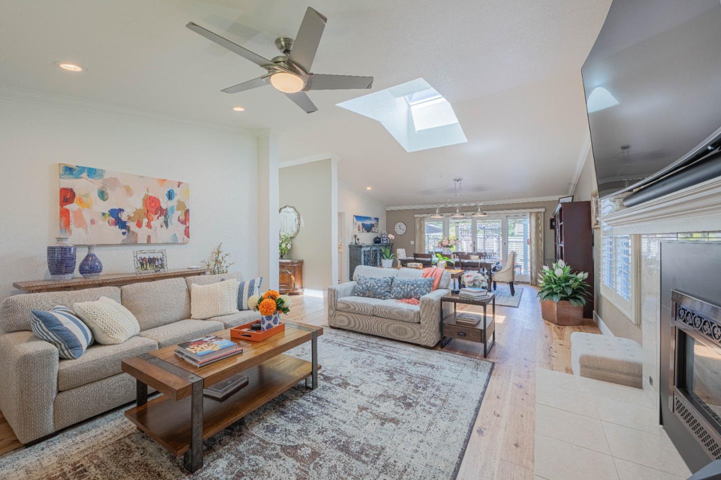 Detail Gallery Image 6 of 68 For 25552 Meadowview Cir, Salinas,  CA 93908 - 3 Beds | 3 Baths
