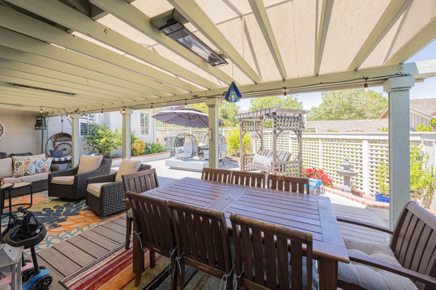 Detail Gallery Image 8 of 68 For 25552 Meadowview Cir, Salinas,  CA 93908 - 3 Beds | 3 Baths