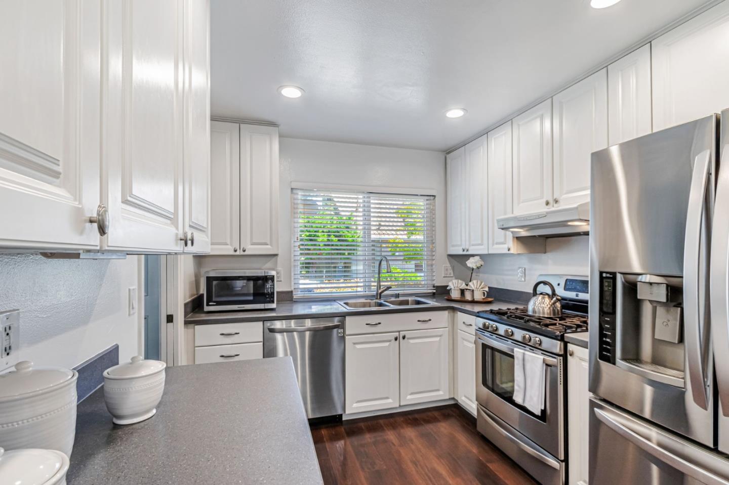 Detail Gallery Image 11 of 47 For 5651 Sunflower Ln, San Jose,  CA 95118 - 3 Beds | 2/1 Baths