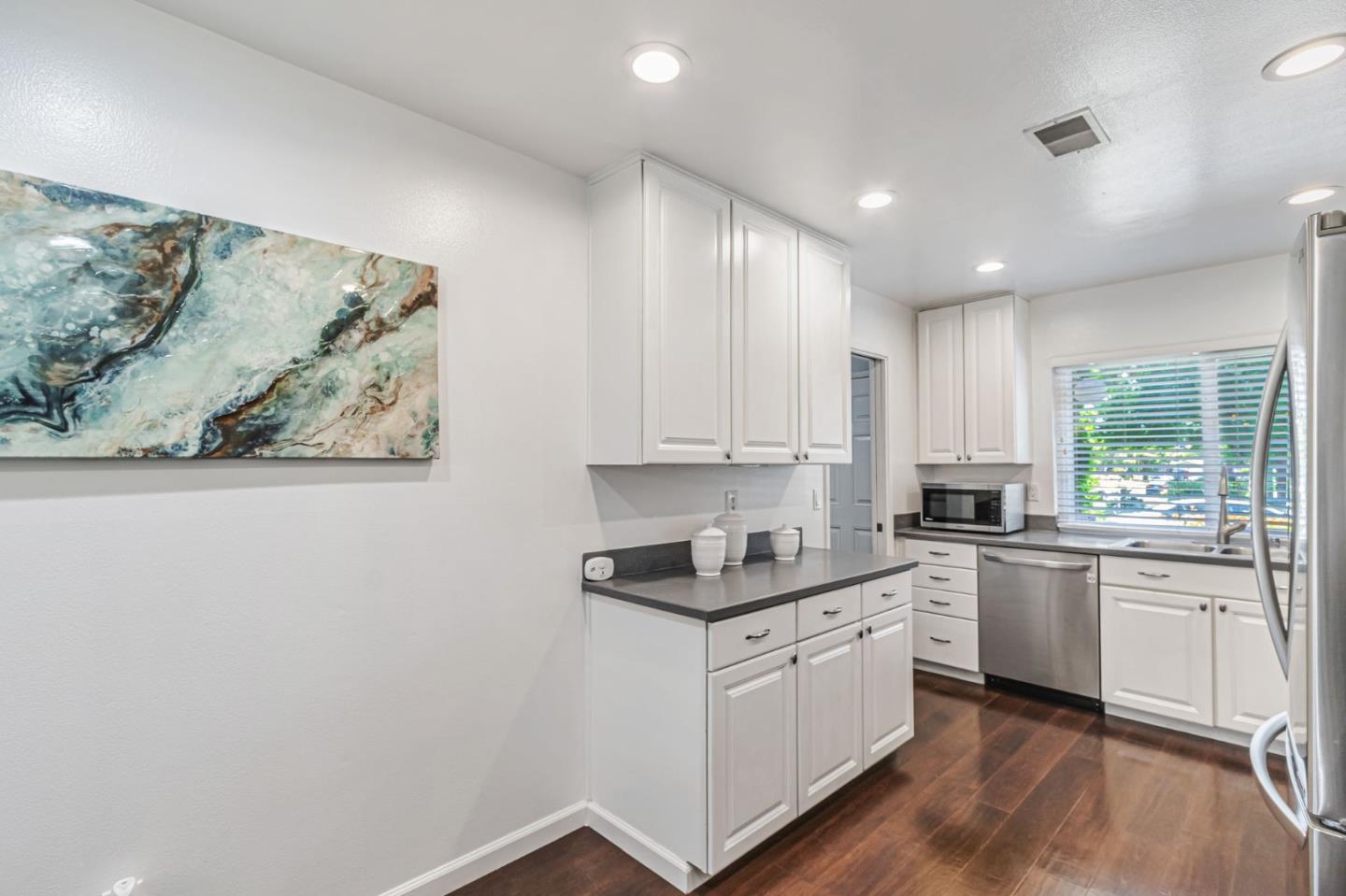 Detail Gallery Image 13 of 47 For 5651 Sunflower Ln, San Jose,  CA 95118 - 3 Beds | 2/1 Baths