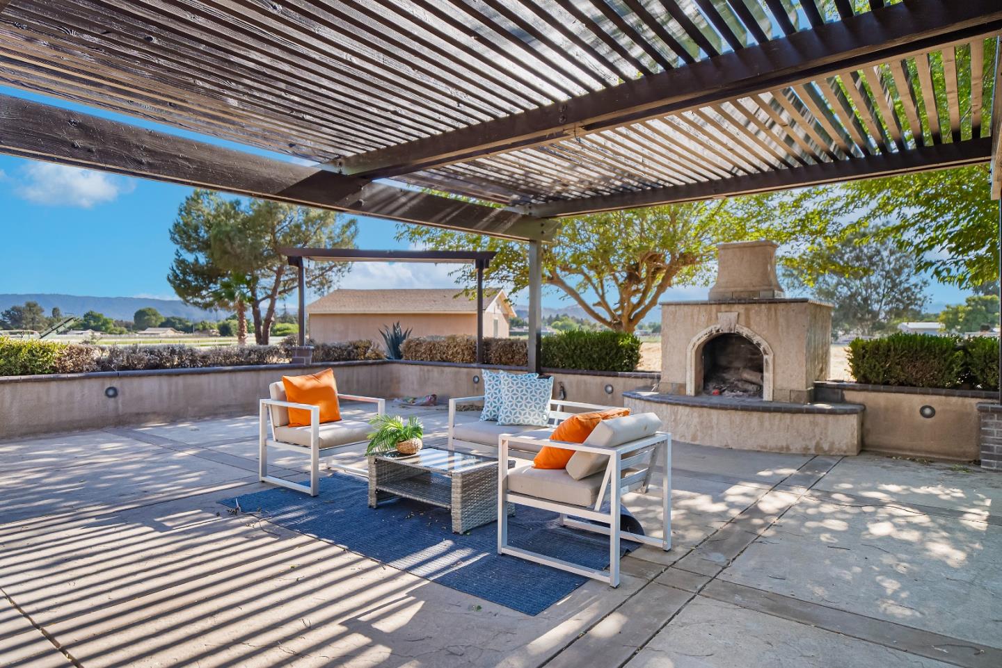 Detail Gallery Image 18 of 47 For 12225 Foothill Ave, San Martin,  CA 95046 - 4 Beds | 4/1 Baths