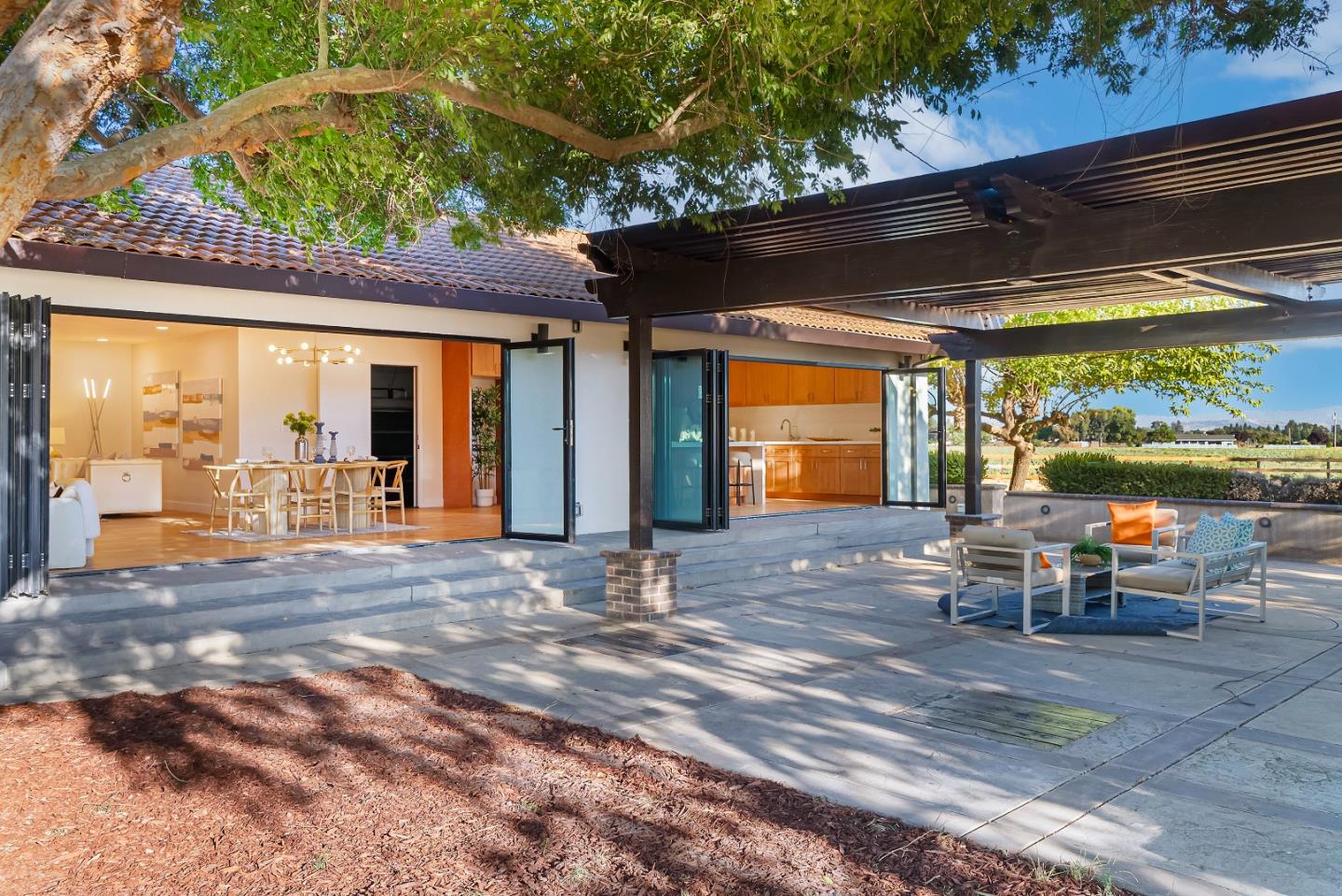Detail Gallery Image 21 of 47 For 12225 Foothill Ave, San Martin,  CA 95046 - 4 Beds | 4/1 Baths