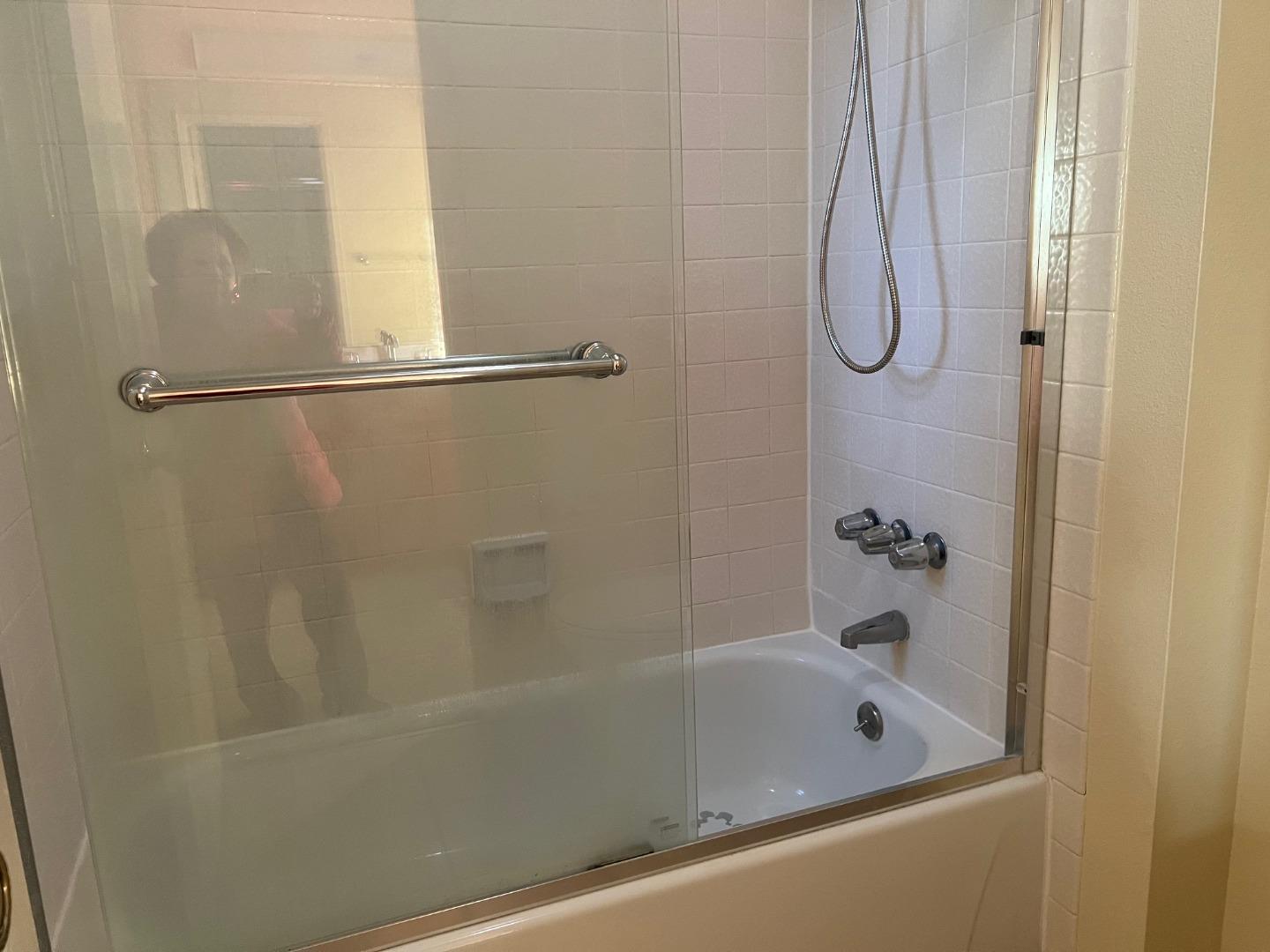 Detail Gallery Image 10 of 13 For 82 Crown Cir, South San Francisco,  CA 94080 - 3 Beds | 2/1 Baths