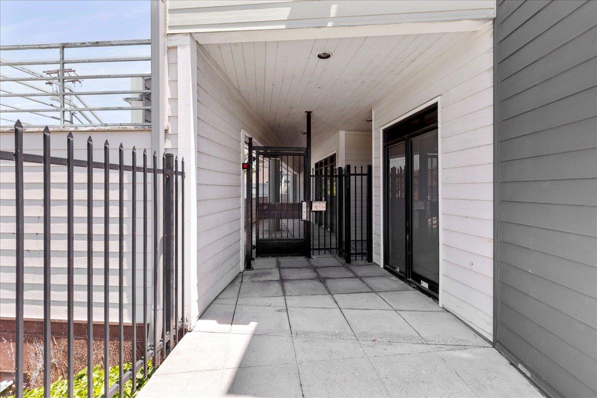 Detail Gallery Image 3 of 20 For 600 Ocean St, Santa Cruz,  CA 95060 - – Beds | – Baths