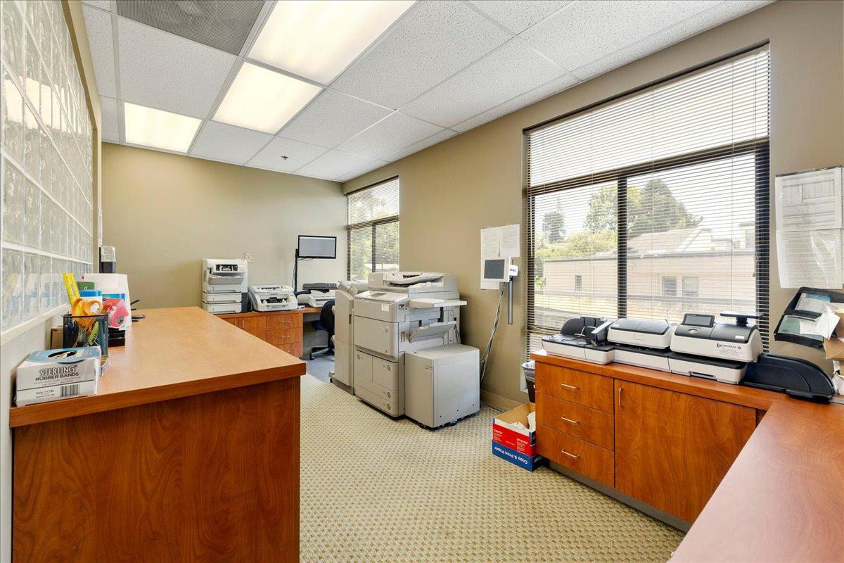 Detail Gallery Image 8 of 20 For 600 Ocean St, Santa Cruz,  CA 95060 - – Beds | – Baths