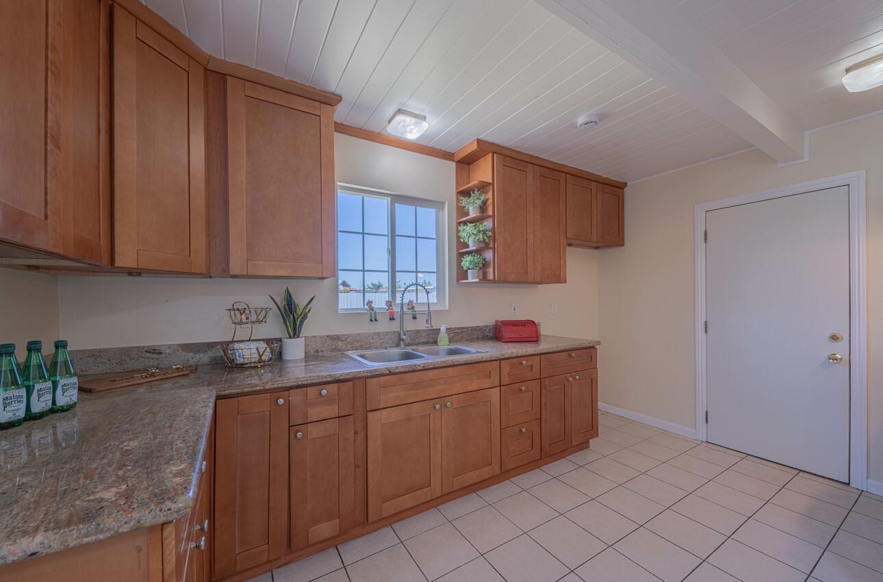 Detail Gallery Image 11 of 30 For 547 Chaparral St, Salinas,  CA 93906 - 4 Beds | 2 Baths