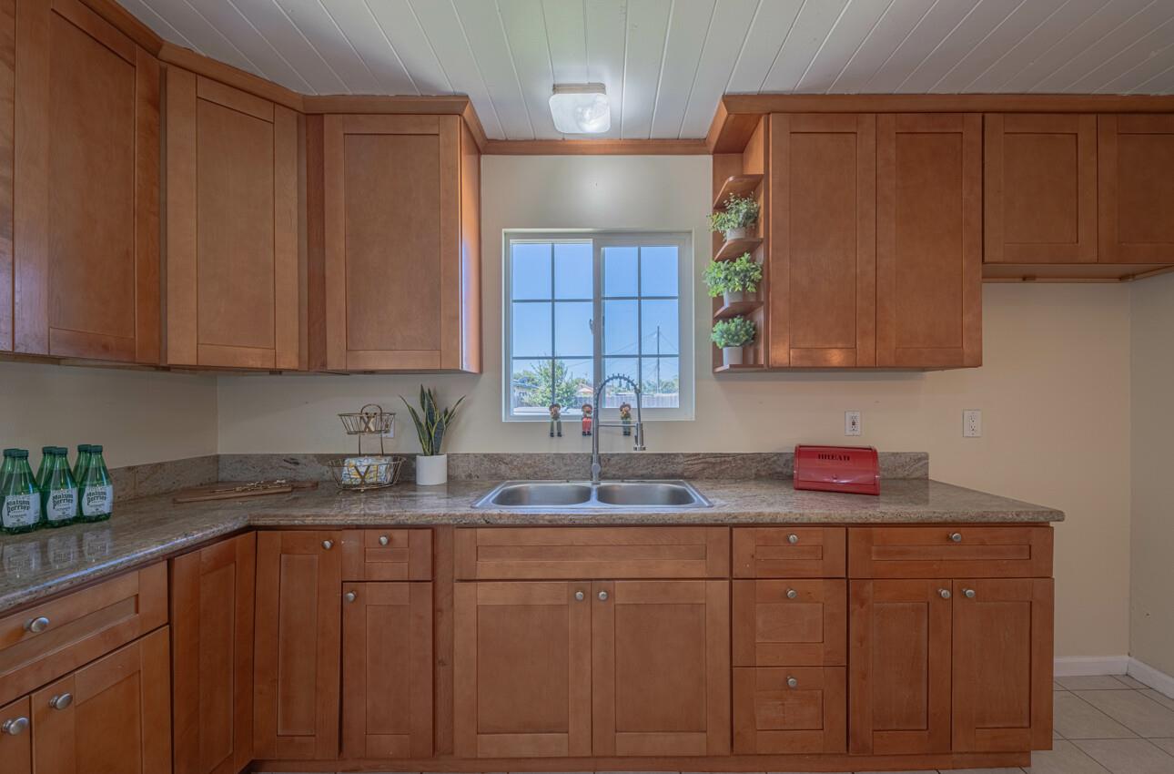 Detail Gallery Image 12 of 30 For 547 Chaparral St, Salinas,  CA 93906 - 4 Beds | 2 Baths