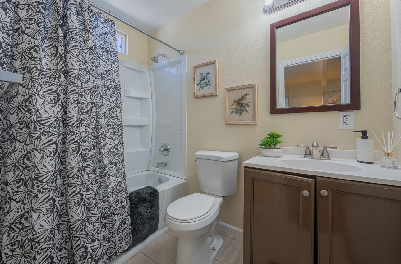 Detail Gallery Image 18 of 30 For 547 Chaparral St, Salinas,  CA 93906 - 4 Beds | 2 Baths