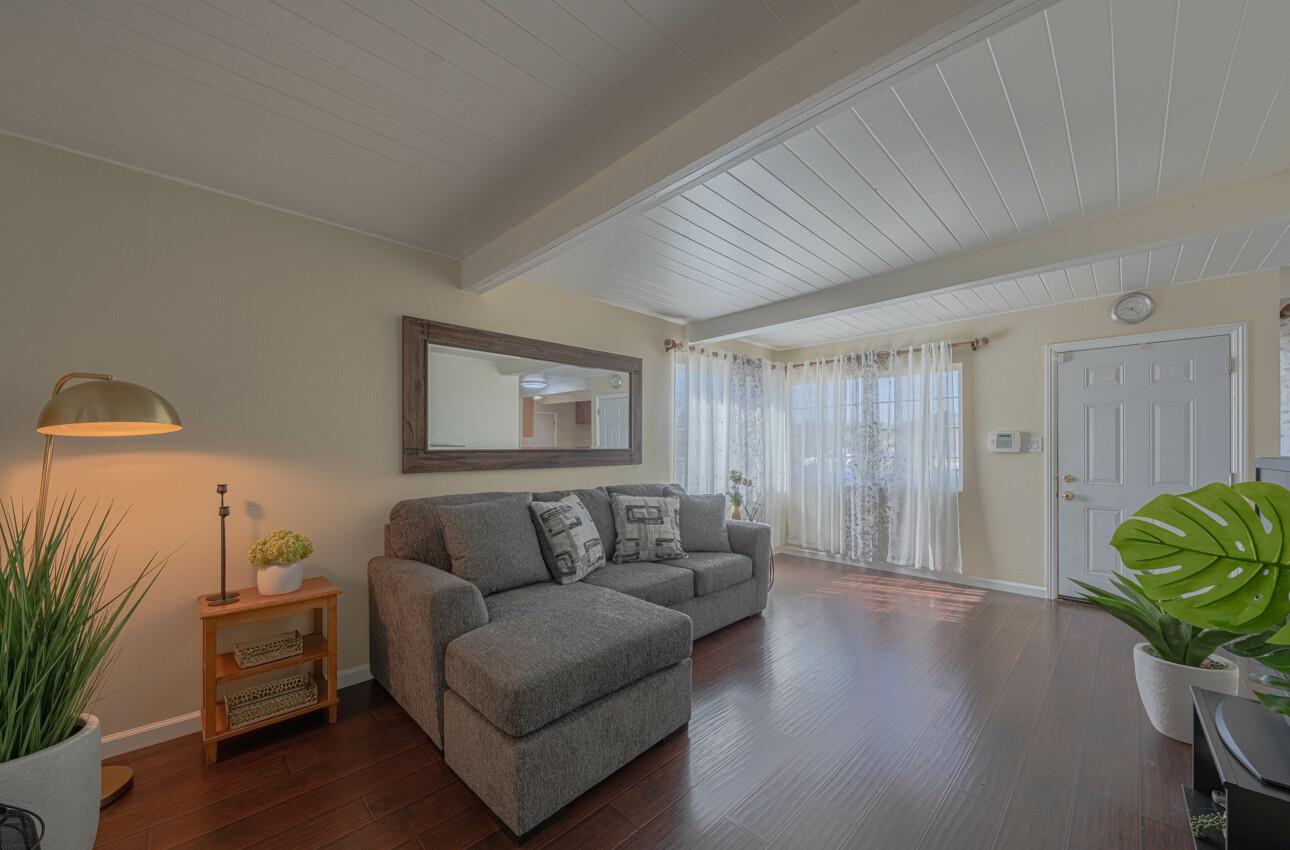 Detail Gallery Image 5 of 30 For 547 Chaparral St, Salinas,  CA 93906 - 4 Beds | 2 Baths