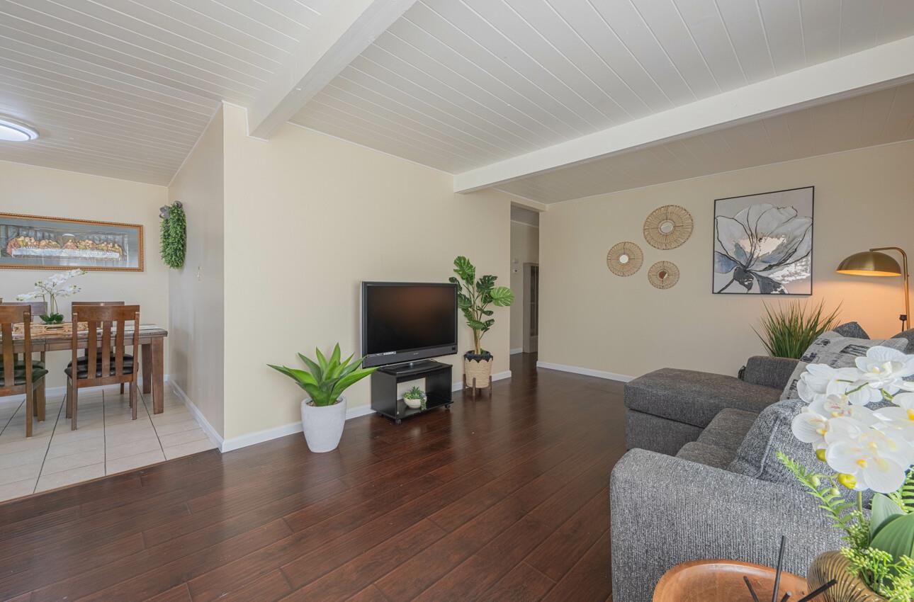 Detail Gallery Image 7 of 30 For 547 Chaparral St, Salinas,  CA 93906 - 4 Beds | 2 Baths